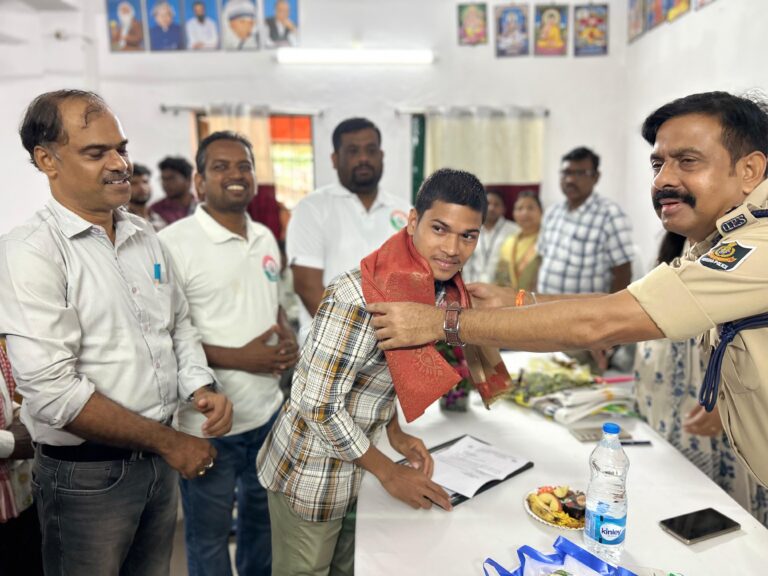 ନୀର ମଲ୍ଲିକ ଙ୍କୁ ସମ୍ମାନିତ କଲା ଜିଲ୍ଲା ପ୍ରଶାସନ