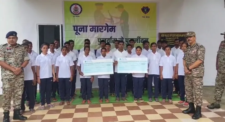 ୩୦ ନକ୍ସଲଙ୍କ ଆତ୍ମସମର୍ପଣ