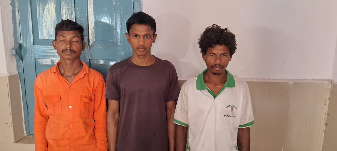 ବୃଦ୍ଧଙ୍କୁ ହତ୍ୟା କରି ପଥର କୋରଡରେ ଲୁଚାଇ ରଖିବା ଅଭିଯୋଗରେ ୩ ଗିରଫ ପୁଲିସ ।