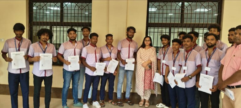 ଗଜପତି ଜିଲ୍ଲାର ତାଲିମ୍ ପ୍ରାପ୍ତ ଯୁବକ ଯୁବତୀଙ୍କୁ ନିଯୁକ୍ତି ପତ୍ର ପ୍ରଦାନ