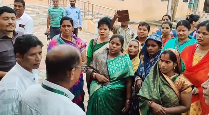 ନିମ୍ନମାନର ମଧ୍ୟାହ୍ନ ଭୋଜନ ପ୍ରଦାନ ନେଇ ଅସନ୍ତୋଷ ।