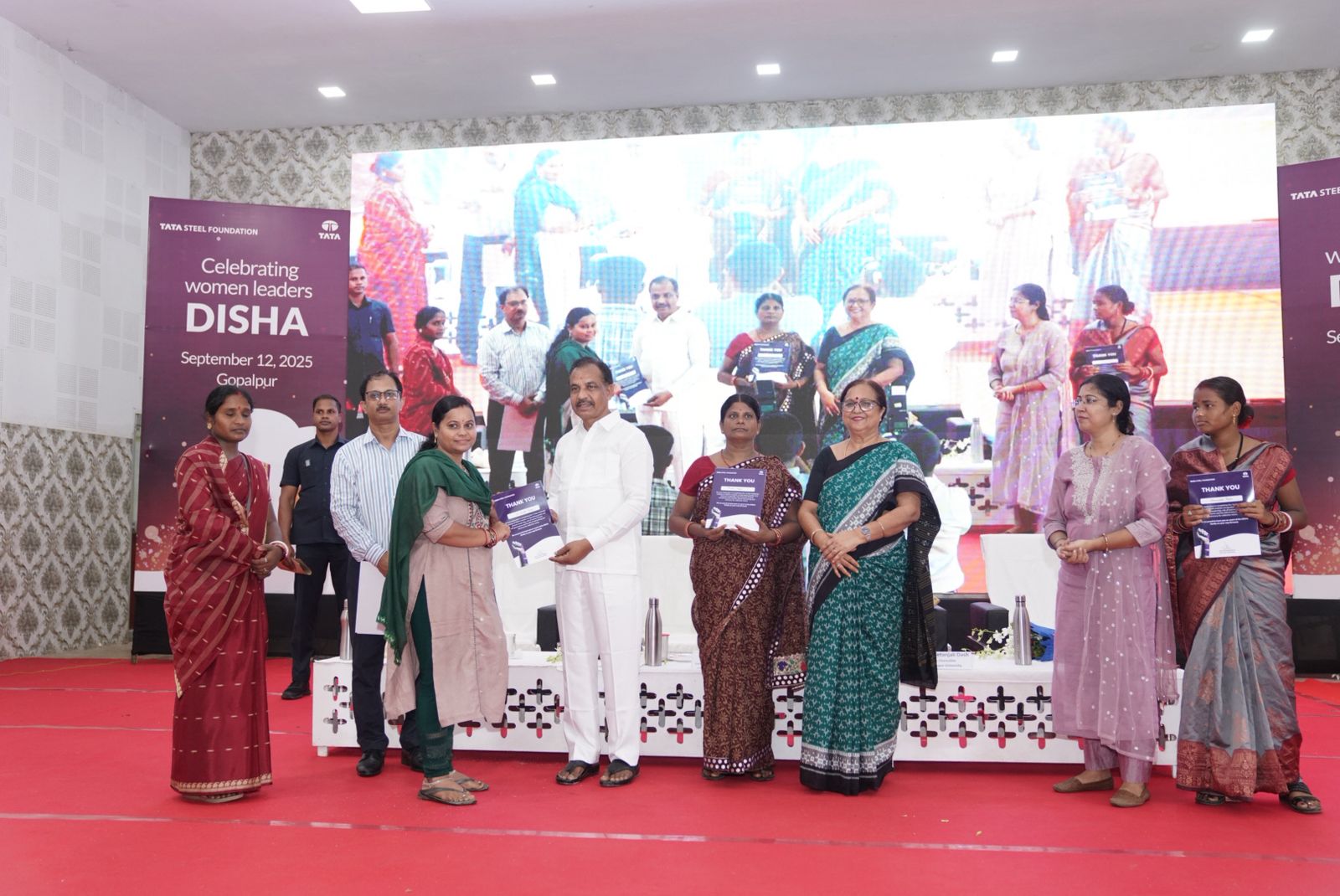 Cabinet Minister Shri Bibhuti Bhusan Jena Honours 600 Women Leaders at the convocation of Disha in Berhampur•