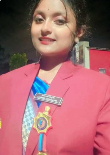 ଗଜପତିର ମାଛ ବିକାଳିଂକ ଝିଅ ମୌସୁମୀ ଜାତୀୟ ରାଇଫଲ ସୁଟିଂ ପ୍ରତିଯୋଗୀତାରେ ସ୍ୱର୍ଣ୍ଣପଦକ ପାଇଲେ ।