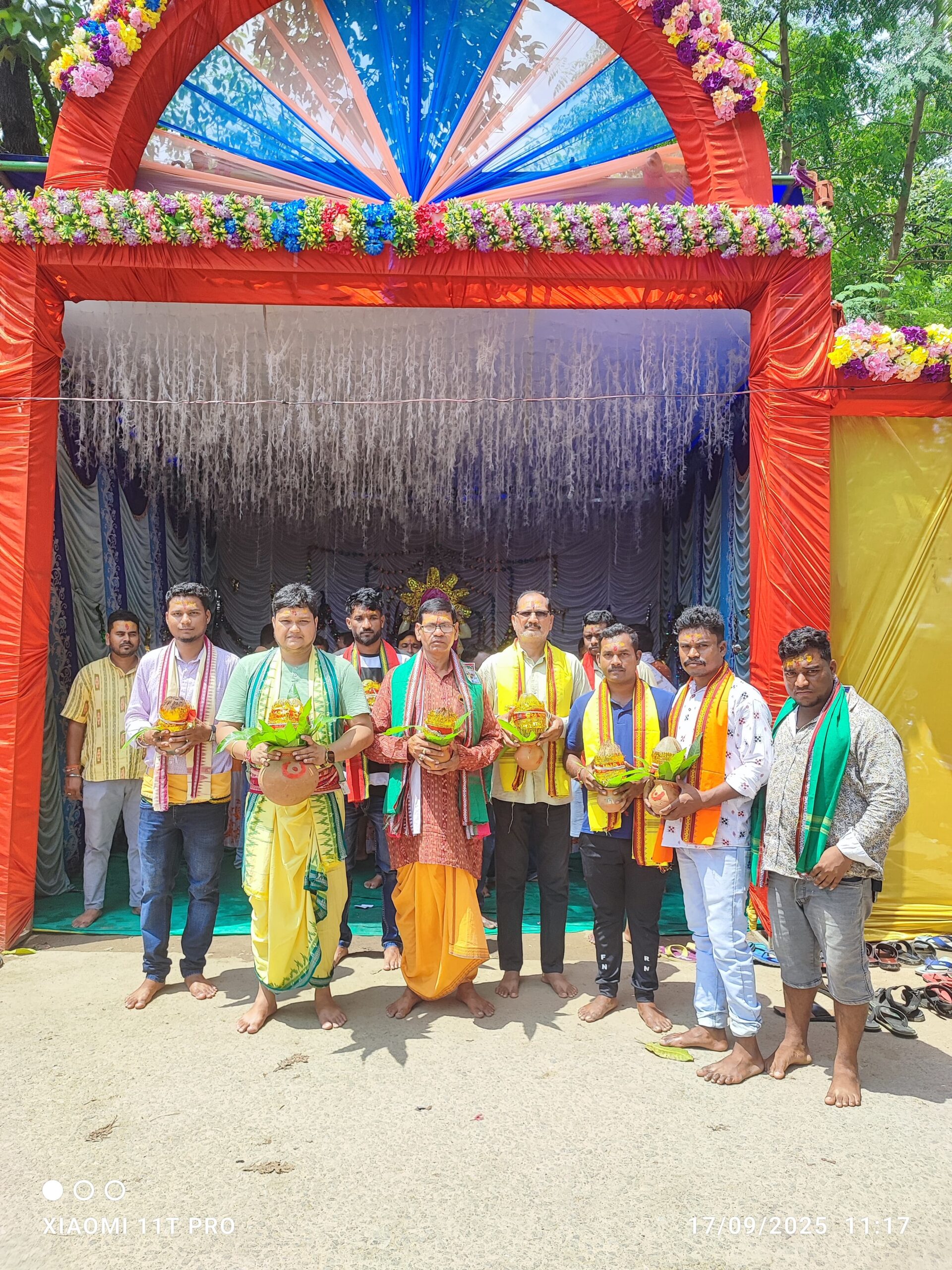 ଓଡିଶା ମୋଟର ଚାଳକ ସଂଘ ତଥା ମାଁ ବିନ୍ଧ୍ୟବାସିନୀ ଟେକ୍ସି ଷ୍ଟେଣ୍ଡ ପକ୍ଷରୁ ବାବା ବିଶ୍ବକର୍ମାଙ୍କ ପୂଜା ମହାସମାରୋହରେ ପାଳିତ ହୋଇଯାଇଛି।