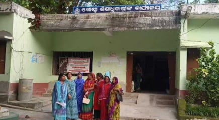 ବିଦ୍ୟାଳୟରେ ପୋଷାକ ବିତରଣ ନିର୍ଦ୍ଦେଶରେ ଅନିୟମିତତା ଅଭିଯୋଗ ଆଣିଛନ୍ତି ସ୍ବୟଂ ସହାୟକ ମହିଳା ସଂଘ ।