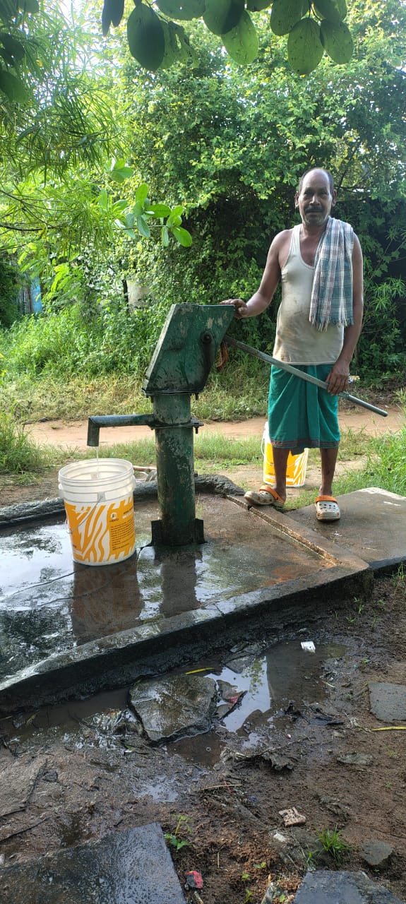 ଝରାପାଲି ଲିମଟିକରା ନଳକୂଅ ମରାମତି କରି ପାନୀୟଜଳର ସମସ୍ୟା ଦୂରକରିବା ପାଇଁ ଜନସାଧାରଣକଂ ଦାବି ।