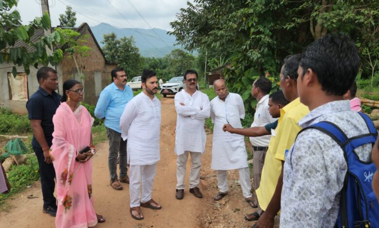 ତରଭା ଗ୍ରାମ ର ରାସ୍ତା ଓ ପାନୀୟ ଜଳ ସମସ୍ୟା ନେଇ ସମୀକ୍ଷା କଲେ ବିଧାୟକ ।