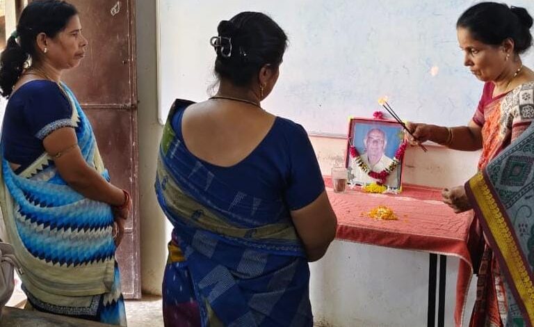 ପୂର୍ବତନ ବିଧାୟଙ୍କ ତଥା ବିଶିଷ୍ଟ ଜନ ନାୟକ ପାରଳାଖେମୁଣ୍ଡି ମହିଳା ସ୍ନାତକ କଲେଜର ପ୍ରତିଷ୍ଠାତା ସ୍ବର୍ଗତ ତ୍ରିନାଥ ସାହୁଙ୍କର ସ୍ମୃତି ସଭା ।