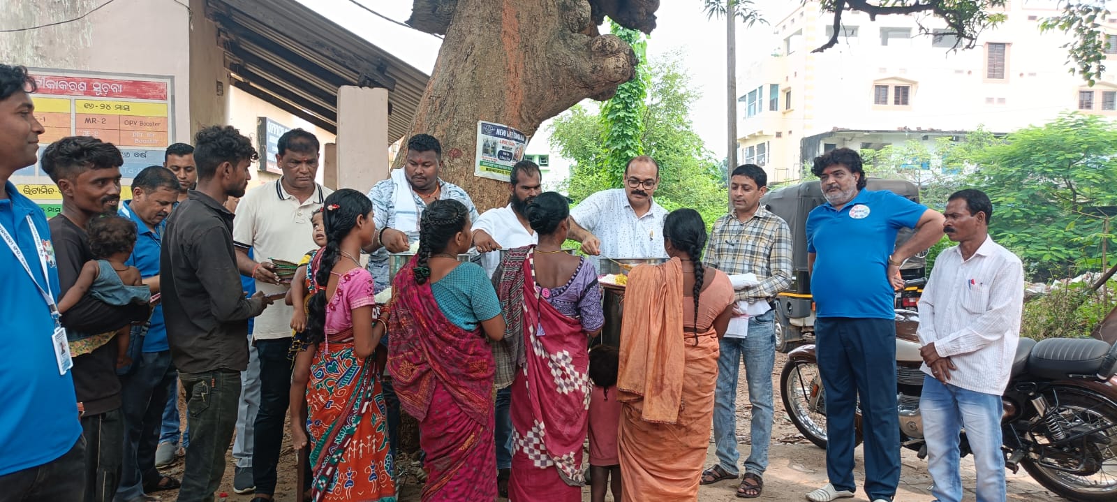 ଜିଲ୍ଲା ସମାଜସେବୀ ସଂଘ, ବରଗଡ ପକ୍ଷରୁ ଅତାବିରା ଗୋଷ୍ଠୀ ସ୍ବାସ୍ଥ୍ୟ ପରିସରରେ ମାଗଣା ରେ ରନ୍ଧା ଖାଦ୍ୟ ବଣ୍ଟନ ର ଶୁଭାରମ୍ଭ।