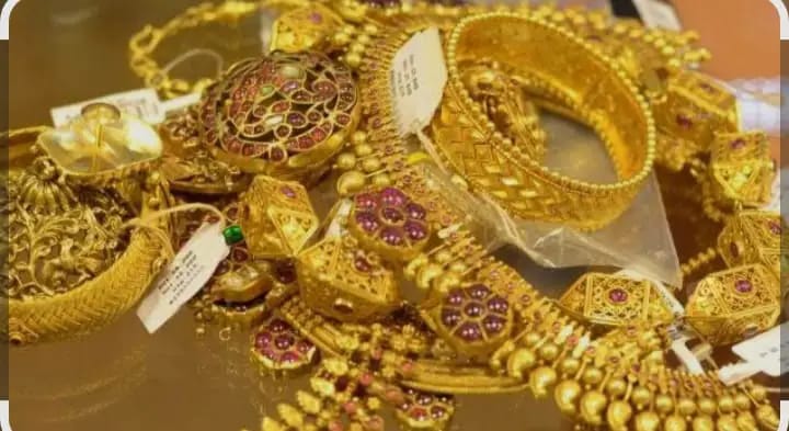 ବିନା ଜିଏସଟିରେ ସୁନା କାରଵାରକୁ ନେଇ ପୋଲିସର ପର୍ଦାଫାଶ:1 ଲକ୍ଷ 62 ହଜାର ଟଙ୍କା ଜରିମାନା ଆଦାୟ ।