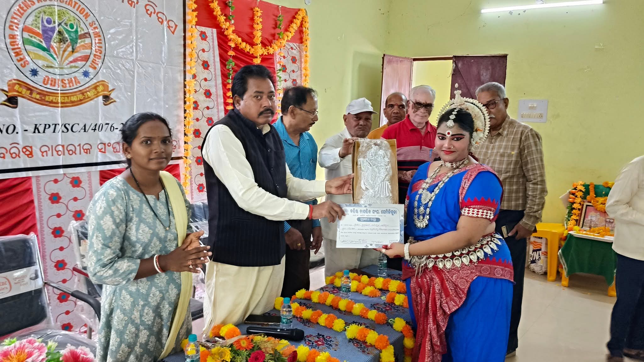 ସେମିଳିଗୁଡ଼ାରେ ବହୁ ଆଡମ୍ବର ସହିତ ପାଳିତ ହେଲା ଅନ୍ତର୍ଜାତୀୟ ବରିଷ୍ଠ ନାଗରିକ ଦିବସ — ବିଧାୟକ ରଘୁରାମ ମାଛ ଓ ଉପନଗରପାଳ ରିତୁ କଣ୍ଟାଙ୍କ ଉପସ୍ଥିତି