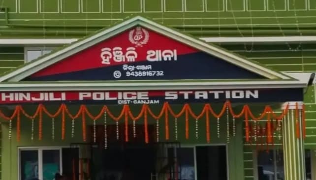 ଗଛରୁ ଖସି ନଡ଼ିଆ ତୋଳାଳି ର ମୃତ୍ୟୁ।