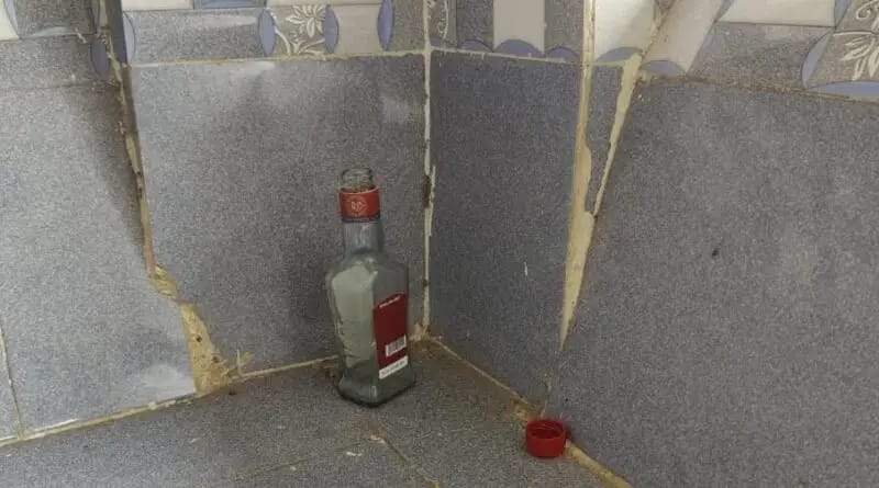 ଯାତ୍ରୀ ବିଶ୍ରାମାଗାର ପାଲଟିଛି ମଦୁଆଙ୍କ ଆଡା।