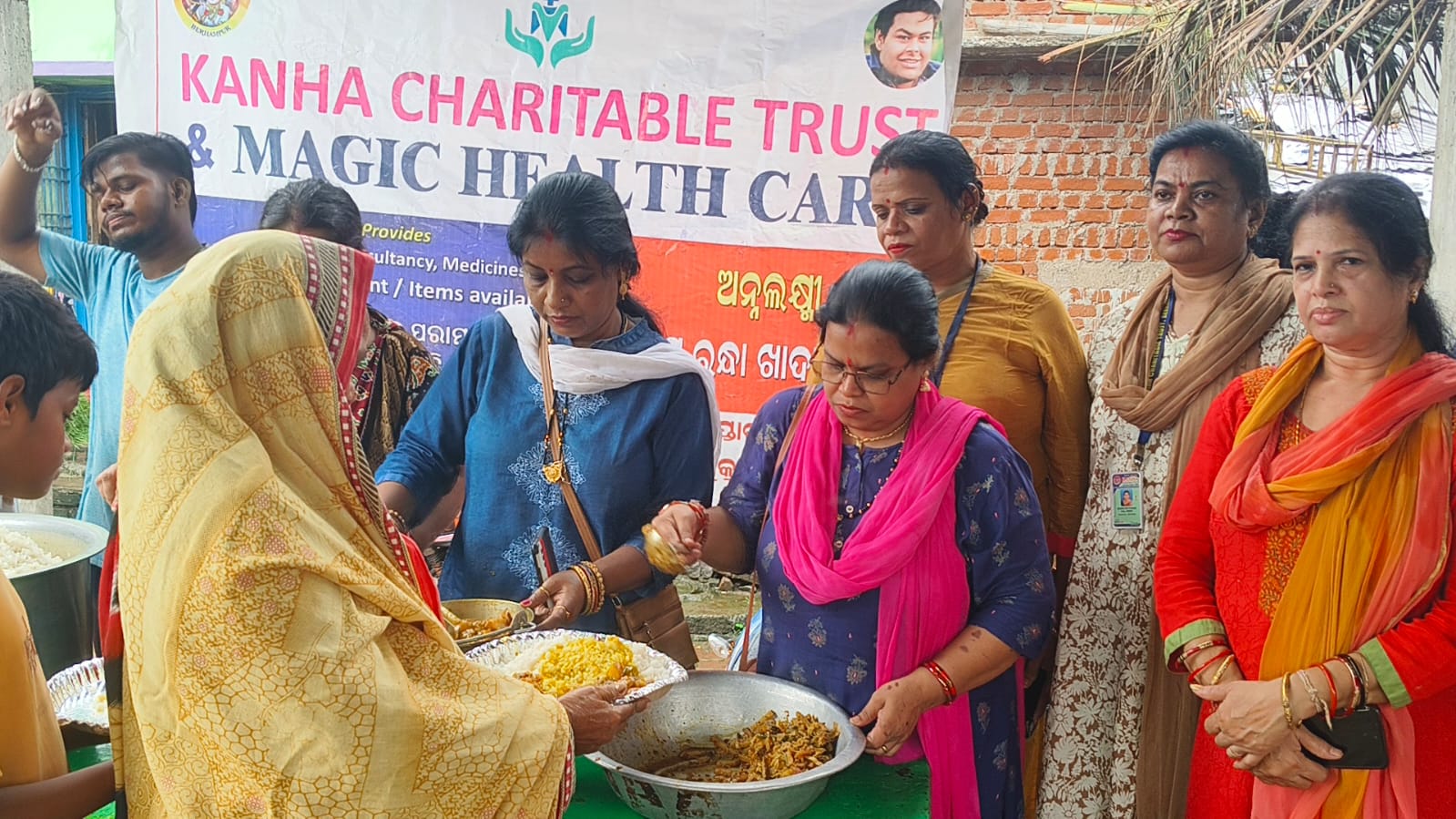 କାହ୍ନା ଚାରିଟେବୁଲ ଟ୍ରଷ୍ଟ ପକ୍ଷରୁ ଅନ୍ନ ଲକ୍ଷ୍ମୀ କାର୍ଯ୍ୟକ୍ରମ ଅନୁଷ୍ଠିତ।