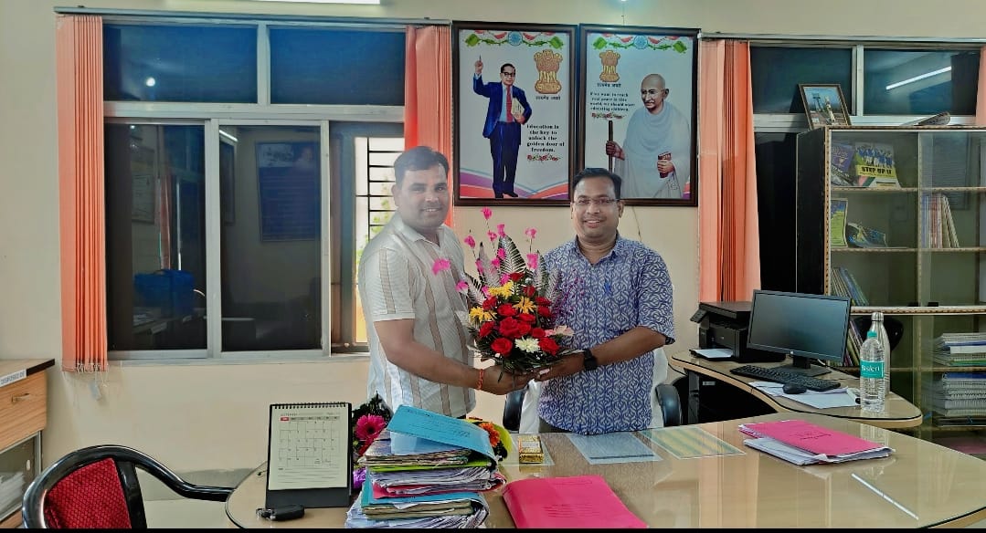 ବରଗଡ଼ ର ନୂତନ ଜିଲ୍ଲା ଶିକ୍ଷା ଅଧିକାରୀଙ୍କୁ ଶୁଭେଚ୍ଛା ଜଣାଇଲା "ନିଷ୍ଠା ପରିବାର" ।