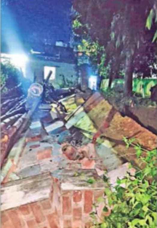 ଲଗାଣ ବର୍ଷା ଯୋଗୁଁ ସ୍କୁଲ ପାଚେରୀ ଭାଙ୍ଗିଗଲା।