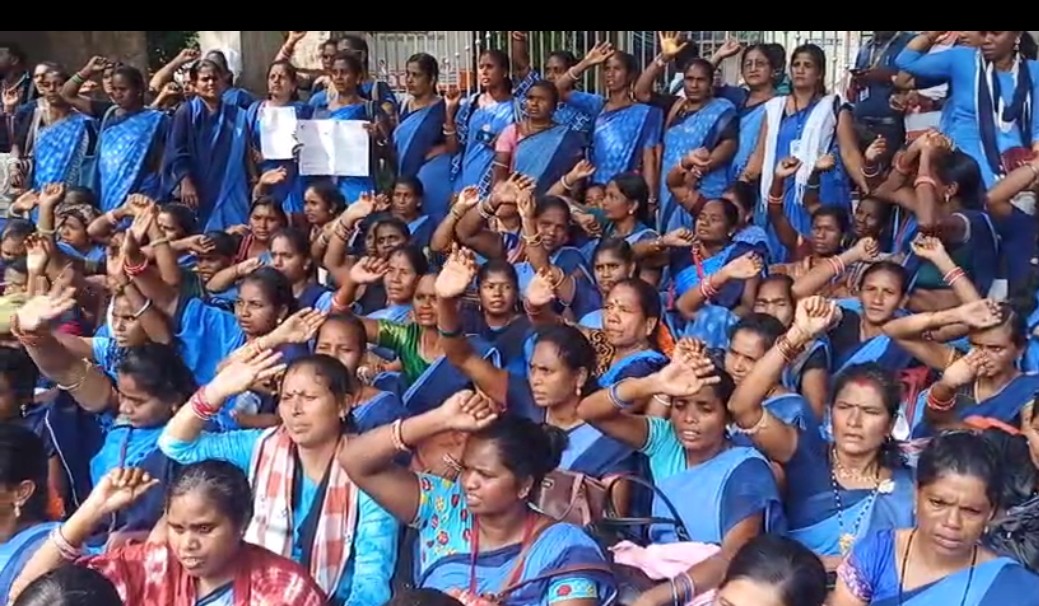 ଓଡିଶା ରାଜ୍ୟ ଆଶା କର୍ମୀ ସଂଘ ପକ୍ଷରୁ ମାନ୍ୟବର ପ୍ରଧାନମନ୍ତ୍ରୀ ଏବଂ ମୁଖ୍ୟମନ୍ତ୍ରୀଙ୍କ ଉଦ୍ଦେଶ୍ୟରେ ଜିଲ୍ଲାପାଳଙ୍କୁ ୯ ଦଫା ଦାବି ପତ୍ର ପ୍ରଦାନ