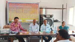 ଝରାପାଲି ମାର୍କେଟ ୟାର୍ଡ଼ ଠାରେ ଚାଷୀ ଚଳିତ ଖରିଫ ଋତୁରେ ଧାନ କ୍ରୟବିକ୍ରୟ ପାଇଁ ଚାଷୀ ମାନଙ୍କ ସଚେତନତା ଶିବିର ଅନୁଷ୍ଠିତ ହୋଇଯାଇଛି।