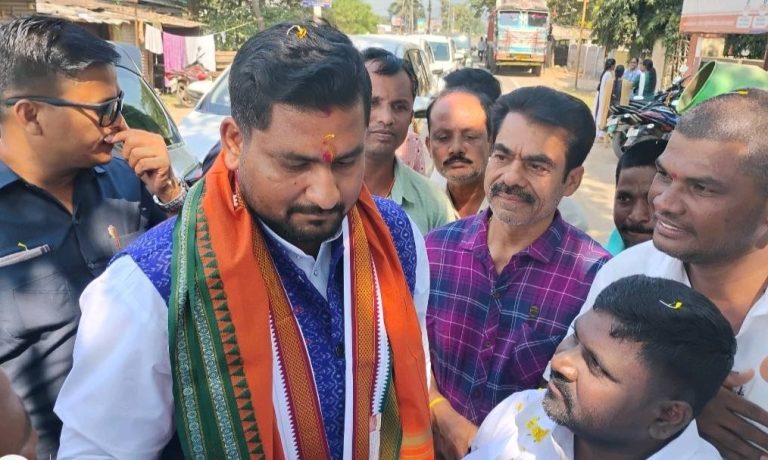 କାଶୀନଗର ଠାରେ ୧୬ କୋଟି ଟଙ୍କାରେ ନିର୍ମିତ ମଡେଲ କଲେଜକୁ କାର୍ଯ୍ୟକ୍ଷମ କରିବା ପାଇଁ ଉଚ୍ଚଶିକ୍ଷା ମନ୍ତ୍ରୀଙ୍କୁ ଦାବୀପତ୍ର ପ୍ରଦାନ ।