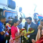 ଉପମୁଖ୍ୟମନ୍ତ୍ରୀଙ୍କ ଦ୍ବାରା ମହେନ୍ଦ୍ରଗିରି ଶିଖର ରେ ଇକୋ ରିସୋର୍ଟ ଉଦଘାଟିତ । ଗଜପତି(ମନୋଜ ପାଢୀ)–ଆଜି ଗଜପତି ଜିଲ୍ଲା ରାୟଗଡ ବ୍ଲକ ଅନ୍ତର୍ଗତ ମହେନ୍ଦ୍ରଗିରି ଶିଖରରେ ଥିବା ଇକୋ ରିସୋର୍ଟକୁ ମାନ୍ୟବର ଉପ ମୁଖ୍ୟମନ୍ତ୍ରୀ ଶ୍ରୀମତୀ ପ୍ରଭାତୀ ପରିଡ଼ା, ମହିଳା ଓ ଶିଶୁ ବିକାଶ, ମିଶନ ଶକ୍ତି ଓ ପର୍ଯ୍ୟଟନ ବିଭାଗ ମନ୍ତ୍ରୀ ଦିନିକିଆ ଗଜପତି ଜିଲ୍ଲା ଗସ୍ତରେ ଆସି ମହେନ୍ଦ୍ରଗିରି ଠାରେ ନବ ନିର୍ମିତ ଇକୋ ରିସୋର୍ଟକୁ ଶୁଭ ଉଦଘାଟନ କରିଛନ୍ତି। ତାଙ୍କ ସହିତ ମାନ୍ୟବର ଜଙ୍ଗଲ, ପରିବେଶ ଓ ଜଳବାୟୁ ପରିବର୍ତ୍ତନ ବିଭାଗ ମନ୍ତ୍ରୀ ଶ୍ରୀଯୁକ୍ତ ଗଣେଶ ରାମ ସିଂହ ଖୁଣ୍ଟିଆ ଓ ମାନ୍ୟବର ବାଣିଜ୍ୟ,ପରିବହନ , ଇସ୍ପାତ ଓ ଖଣି ବିଭାଗ ମନ୍ତ୍ରୀ ଶ୍ରୀଯୁକ୍ତ ବିଭୂତି ଭୂଷଣ ଜେନା ଉପସ୍ଥିତ ଥିବା ବେଳେ, ମାନ୍ୟବର ବିଧାୟକ ମୋହନା ଶ୍ରୀଯୁକ୍ତ ଦାଶରଥି ଗମାଙ୍ଗ ଓ ମାନ୍ୟବର ବିଧାୟକ ଶ୍ରୀଯୁକ୍ତ ରୁପେଶ କୁମାର ପାଣିଗ୍ରାହୀ ଉପସ୍ଥିତ ଥିଲେ। ଉକ୍ତ କାର୍ଯ୍ୟକ୍ରମରେ ଗଜପତି ଜିଲ୍ଲାପାଳ ଶ୍ରୀମତୀ ମଧୁମିତା, ଗଞ୍ଜାମ ଜିଲ୍ଲାପାଳ ଶ୍ରୀଯୁକ୍ତ ଭି.କୀର୍ତ୍ତି ଭାସନ୍ ଓ ପାରଳାଖେମୁଣ୍ଡି ବନଖଣ୍ଡ ଅଧିକାରୀ ଶ୍ରୀଯୁକ୍ତ କେ.ନାଗାରାଜୁଙ୍କ ସହ ଜିଲ୍ଲାର ବିଭିନ୍ନ ବିଭାଗର ବରିଷ୍ଠ ଅଧିକାରୀ ପ୍ରମୁଖ ଉପସ୍ଥିତ ଥିଲେ। ମହେନ୍ଦ୍ରଗିରି ଏକ ପୁରାଣ ପ୍ରସିଦ୍ଧ ସ୍ଥାନ । ଏଠାରେ ତିନିଗୋଟି ପ୍ରାଚୀନ ମନ୍ଦିର ରହିଅଛି, ଭୀମ ମନ୍ଦିର, ଯୁଧିଷ୍ଠିର ଓ କୁନ୍ତୀ ମନ୍ଦିର, ଅର୍ଜୁନ ଗୁମ୍ଫା ରହିଅଛି । ଏଠାରେ ସର୍ବଦା ମନ୍ଦ ମଳୟ ପ୍ରବାହିତ ହୋଇଥାଏ। ଜଳବାୟୁ ଅତ୍ୟନ୍ତ ସ୍ୱାସ୍ଥ୍ୟପ୍ରଦ, ପ୍ରତିଦିନ ଏଠାରେ ବର୍ଷା, ଶୀତ, ବସନ୍ତ ଇତ୍ୟାଦି ଷଡ଼ଋତୁ ଅନୁଭୂତ ହୁଏ । ମହେନ୍ଦ୍ରଗିରିର ଅରଣ୍ୟ ଶୋଭା ଭାରି ମନଲୋଭା, ବର୍ଷାଦିନେ ପର୍ବତ ଶୃଙ୍ଗରେ ମେଘମାଳା ଭାରି ଆକର୍ଷଣୀୟ ଓ ସୂର୍ଯ୍ୟ ଉଦୟ ଦର୍ଶନ ଏଠାରେ ଅତ୍ୟନ୍ତ ରମଣୀୟ। ରାଜ୍ୟ ସରକାରଙ୍କ ଜଙ୍ଗଲ ବିଭାଗ ପକ୍ଷରୁ ଇକୋ ଟୁରିଜିମ ବ୍ୟବସ୍ଥା ଆଜି ଠାରୁ ଆରମ୍ଭ ହୋଇଛି ଏବଂ ଏହି ଇକୋ ଟୁରିଜିମ ପର୍ଯ୍ୟଟକଙ୍କୁ ବେଶ୍ ଆକୃଷ୍ଠ କରିବାରେ କେନ୍ଦ୍ରବିନ୍ଦୁ ସାଜିଥିବା ବେଳେ ଏହି ଅଞ୍ଚଳରେ ପର୍ଯ୍ୟଟନକୁ ବୃଦ୍ଧି କରିବ । ଏଠାକୁ ଦେଶ ବିଦେଶରୁ ବହୁ ପର୍ଯ୍ୟଟକ ବର୍ଷ ସାରା ଆସିଥାନ୍ତି। ସେହିପରି ଚନ୍ଦ୍ରଗିରି ନିକଟସ୍ଥ ଜିରାଙ୍ଗ ଠାରେ ଥିବା ଏସିଆ ମହାଦେଶର ଦ୍ବିତୀୟ ବୃହତ୍ତମ ବୌଦ୍ଧ ମନ୍ଦିର,ଖସଡ଼ା ଜଳପ୍ରପାତ, ରାୟଗଡ ବ୍ଲକ ର ଗଣ୍ଡାହାତୀ ଜଳପ୍ରପାତ ସହିତ ଆହୁରି ଆନେକ ପର୍ଯ୍ୟଟନ ସ୍ଥଳ ରହିଅଛି।