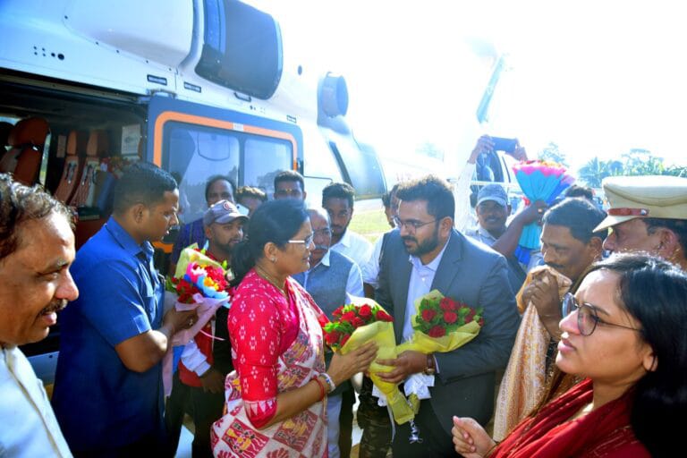 ଉପମୁଖ୍ୟମନ୍ତ୍ରୀଙ୍କ ଦ୍ବାରା ମହେନ୍ଦ୍ରଗିରି ଶିଖର ରେ ଇକୋ ରିସୋର୍ଟ ଉଦଘାଟିତ । ଗଜପତି(ମନୋଜ ପାଢୀ)–ଆଜି ଗଜପତି ଜିଲ୍ଲା ରାୟଗଡ ବ୍ଲକ ଅନ୍ତର୍ଗତ ମହେନ୍ଦ୍ରଗିରି ଶିଖରରେ ଥିବା ଇକୋ ରିସୋର୍ଟକୁ ମାନ୍ୟବର ଉପ ମୁଖ୍ୟମନ୍ତ୍ରୀ ଶ୍ରୀମତୀ ପ୍ରଭାତୀ ପରିଡ଼ା, ମହିଳା ଓ ଶିଶୁ ବିକାଶ, ମିଶନ ଶକ୍ତି ଓ ପର୍ଯ୍ୟଟନ ବିଭାଗ ମନ୍ତ୍ରୀ ଦିନିକିଆ ଗଜପତି ଜିଲ୍ଲା ଗସ୍ତରେ ଆସି ମହେନ୍ଦ୍ରଗିରି ଠାରେ ନବ ନିର୍ମିତ ଇକୋ ରିସୋର୍ଟକୁ ଶୁଭ ଉଦଘାଟନ କରିଛନ୍ତି। ତାଙ୍କ ସହିତ ମାନ୍ୟବର ଜଙ୍ଗଲ, ପରିବେଶ ଓ ଜଳବାୟୁ ପରିବର୍ତ୍ତନ ବିଭାଗ ମନ୍ତ୍ରୀ ଶ୍ରୀଯୁକ୍ତ ଗଣେଶ ରାମ ସିଂହ ଖୁଣ୍ଟିଆ ଓ ମାନ୍ୟବର ବାଣିଜ୍ୟ,ପରିବହନ , ଇସ୍ପାତ ଓ ଖଣି ବିଭାଗ ମନ୍ତ୍ରୀ ଶ୍ରୀଯୁକ୍ତ ବିଭୂତି ଭୂଷଣ ଜେନା ଉପସ୍ଥିତ ଥିବା ବେଳେ, ମାନ୍ୟବର ବିଧାୟକ ମୋହନା ଶ୍ରୀଯୁକ୍ତ ଦାଶରଥି ଗମାଙ୍ଗ ଓ ମାନ୍ୟବର ବିଧାୟକ ଶ୍ରୀଯୁକ୍ତ ରୁପେଶ କୁମାର ପାଣିଗ୍ରାହୀ ଉପସ୍ଥିତ ଥିଲେ। ଉକ୍ତ କାର୍ଯ୍ୟକ୍ରମରେ ଗଜପତି ଜିଲ୍ଲାପାଳ ଶ୍ରୀମତୀ ମଧୁମିତା, ଗଞ୍ଜାମ ଜିଲ୍ଲାପାଳ ଶ୍ରୀଯୁକ୍ତ ଭି.କୀର୍ତ୍ତି ଭାସନ୍ ଓ ପାରଳାଖେମୁଣ୍ଡି ବନଖଣ୍ଡ ଅଧିକାରୀ ଶ୍ରୀଯୁକ୍ତ କେ.ନାଗାରାଜୁଙ୍କ ସହ ଜିଲ୍ଲାର ବିଭିନ୍ନ ବିଭାଗର ବରିଷ୍ଠ ଅଧିକାରୀ ପ୍ରମୁଖ ଉପସ୍ଥିତ ଥିଲେ। ମହେନ୍ଦ୍ରଗିରି ଏକ ପୁରାଣ ପ୍ରସିଦ୍ଧ ସ୍ଥାନ । ଏଠାରେ ତିନିଗୋଟି ପ୍ରାଚୀନ ମନ୍ଦିର ରହିଅଛି, ଭୀମ ମନ୍ଦିର, ଯୁଧିଷ୍ଠିର ଓ କୁନ୍ତୀ ମନ୍ଦିର, ଅର୍ଜୁନ ଗୁମ୍ଫା ରହିଅଛି । ଏଠାରେ ସର୍ବଦା ମନ୍ଦ ମଳୟ ପ୍ରବାହିତ ହୋଇଥାଏ। ଜଳବାୟୁ ଅତ୍ୟନ୍ତ ସ୍ୱାସ୍ଥ୍ୟପ୍ରଦ, ପ୍ରତିଦିନ ଏଠାରେ ବର୍ଷା, ଶୀତ, ବସନ୍ତ ଇତ୍ୟାଦି ଷଡ଼ଋତୁ ଅନୁଭୂତ ହୁଏ । ମହେନ୍ଦ୍ରଗିରିର ଅରଣ୍ୟ ଶୋଭା ଭାରି ମନଲୋଭା, ବର୍ଷାଦିନେ ପର୍ବତ ଶୃଙ୍ଗରେ ମେଘମାଳା ଭାରି ଆକର୍ଷଣୀୟ ଓ ସୂର୍ଯ୍ୟ ଉଦୟ ଦର୍ଶନ ଏଠାରେ ଅତ୍ୟନ୍ତ ରମଣୀୟ। ରାଜ୍ୟ ସରକାରଙ୍କ ଜଙ୍ଗଲ ବିଭାଗ ପକ୍ଷରୁ ଇକୋ ଟୁରିଜିମ ବ୍ୟବସ୍ଥା ଆଜି ଠାରୁ ଆରମ୍ଭ ହୋଇଛି ଏବଂ ଏହି ଇକୋ ଟୁରିଜିମ ପର୍ଯ୍ୟଟକଙ୍କୁ ବେଶ୍ ଆକୃଷ୍ଠ କରିବାରେ କେନ୍ଦ୍ରବିନ୍ଦୁ ସାଜିଥିବା ବେଳେ ଏହି ଅଞ୍ଚଳରେ ପର୍ଯ୍ୟଟନକୁ ବୃଦ୍ଧି କରିବ । ଏଠାକୁ ଦେଶ ବିଦେଶରୁ ବହୁ ପର୍ଯ୍ୟଟକ ବର୍ଷ ସାରା ଆସିଥାନ୍ତି। ସେହିପରି ଚନ୍ଦ୍ରଗିରି ନିକଟସ୍ଥ ଜିରାଙ୍ଗ ଠାରେ ଥିବା ଏସିଆ ମହାଦେଶର ଦ୍ବିତୀୟ ବୃହତ୍ତମ ବୌଦ୍ଧ ମନ୍ଦିର,ଖସଡ଼ା ଜଳପ୍ରପାତ, ରାୟଗଡ ବ୍ଲକ ର ଗଣ୍ଡାହାତୀ ଜଳପ୍ରପାତ ସହିତ ଆହୁରି ଆନେକ ପର୍ଯ୍ୟଟନ ସ୍ଥଳ ରହିଅଛି।