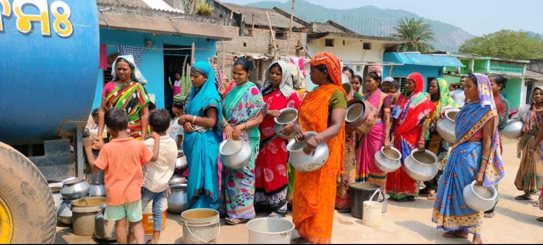 ପାଣି ଅଭାବ,ଦିନକୁ ୧୫୦୦ ଟଙ୍କା ଦେଇ ପିଉଚୁ ପାଣି I