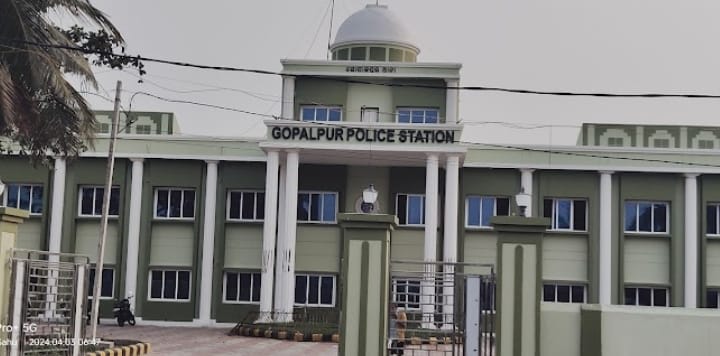 ହଜି ଯାଇଥିବା ସ୍ବର୍ଣ୍ଣ ଅଳଙ୍କାର ପର୍ଯ୍ୟଟକ ଫେରି ପାଇଲେ।