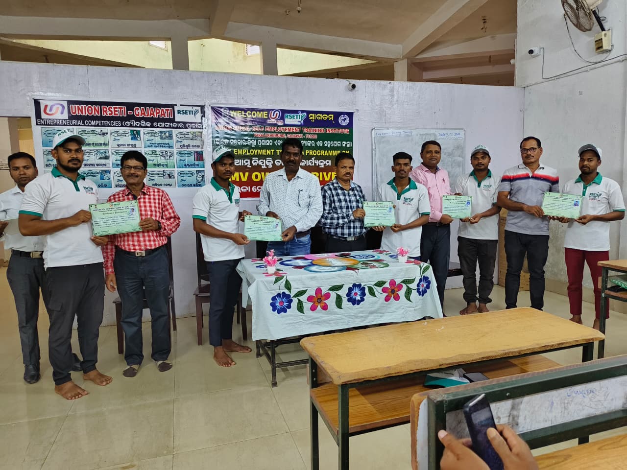 ୟୁନିୟନ ଗ୍ରାମ୍ୟ ଆତ୍ମନିଯୁକ୍ତି ପ୍ରଶିକ୍ଷିଣ ଅନୁଷ୍ଠାନ ଦ୍ଵାରା ୩୫ଜଣ ପୁରୁଷ ତାଲିମାର୍ଥୀ କାର୍ଯ୍ୟକ୍ରମର ଉଦଘାଟନୀ ଉତ୍ସବ ଅନୁଷ୍ଠିତ ।