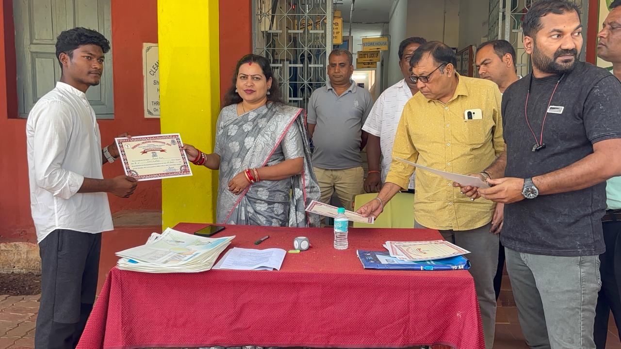 ଶିଶୁ ଦିବସ ପାଳନ ଅବସରରେ କାଶୀପୁର ତାଲୁକ ଆଇନ ସେବା ସମିତି ଦ୍ଵାରା ଚିତ୍ରାଙ୍କନ ପ୍ରତିଯୋଗିତା।