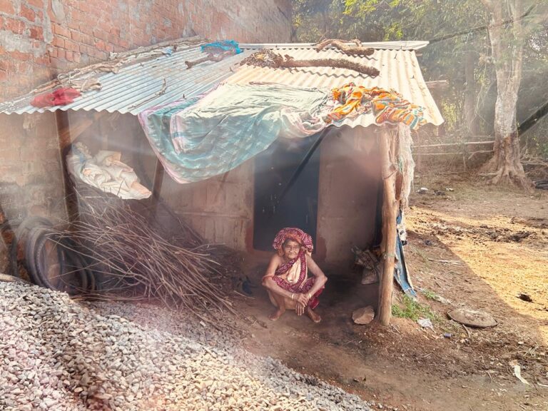 ବୃଦ୍ଧାଂକୁ ମିଳୁନି ଆବାସ ଗୃହ ।