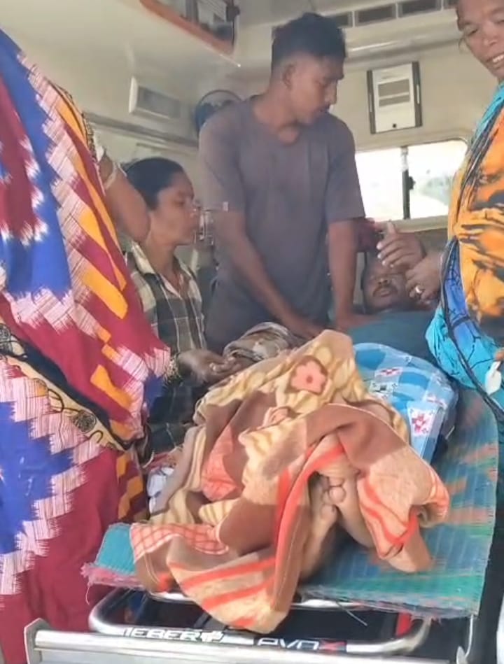 ଧାନ ଅମଳ ମେସିନରେ ହାତ କଟି ଯୁବକ ଗୁରୁତର