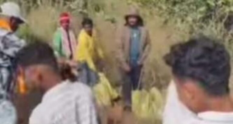 କାଶୀନଗର ଥାନା ଅଂଚଳରେ ୧ କ୍ଵିଣ୍ଟାଲ ଗୋମାଂସ ଜବତ ୩ ଅଟକ… ଜବତ ଗୋମାଂସ କୁ ମାଟିରେ ପୋତାଗଲା ।