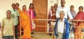 10 ଘଣ୍ଟା ପରିବର୍ତ୍ତେ 12 ଘଣ୍ଟାରେ ଖୋଲିଲା ଭତ୍ତା ପ୍ରଦାନ କେନ୍ଦ୍ର, ହିତାଧିକାରୀମାନଙ୍କ ଠାରେ ଅସନ୍ତୋଷ