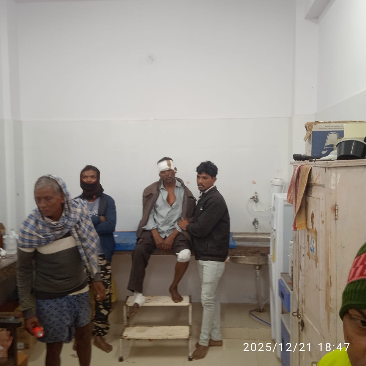 ଅଟ ଦୁର୍ଘଟଣାରେ ୩ଜଣ ଗୁରୁତର ଆହତ ।