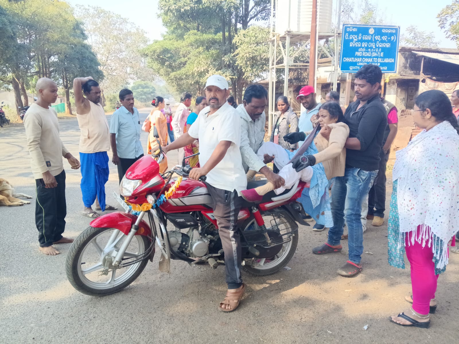 ଛତିଝାର ଛକ ରେ ହୋମ୍ସ ପ୍ରତି ଦୃଷ୍ଟି ନ ଥିବାରୁ ଦୁର୍ଘଟଣା ଗ୍ରସ୍ତ