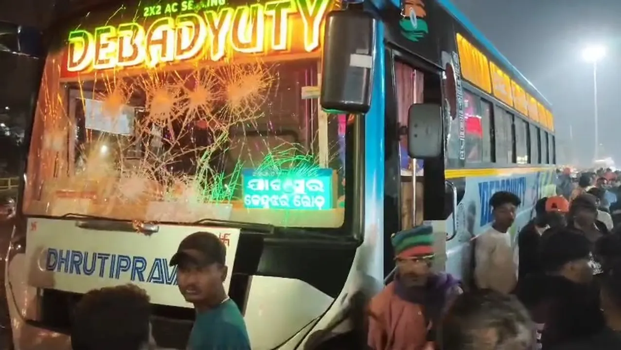 Badambadi bus accident in Cuttack, damaged bus windshield after fatal collision