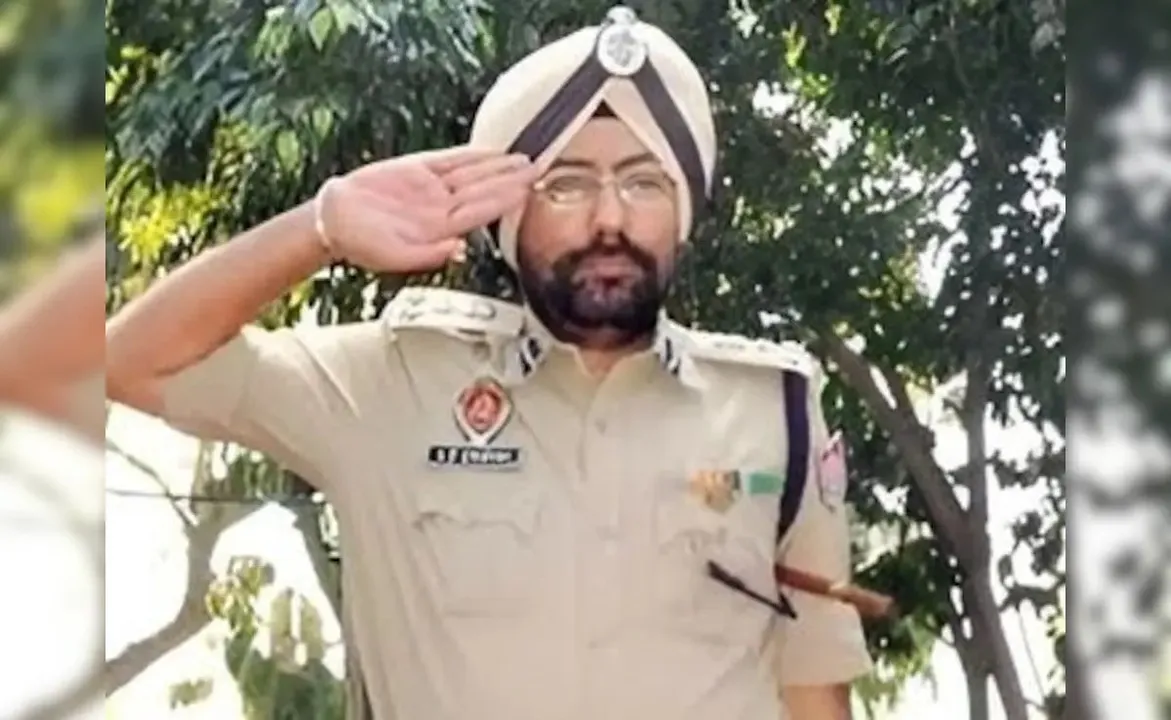 Amar Singh Chahal receiving treatment at Patiala Hospital after critical injuries in Chandigarh online fraud case