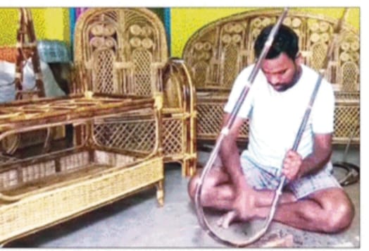 ଗଜପତି ଜିଲ୍ଲାର ବେତ କାରିଗରି ବୃଷି ବଞ୍ଚାଇ ରଖିଛନ୍ତି ମାତ୍ର ୪ ଆଦିବାସୀ ପରିବାର ।