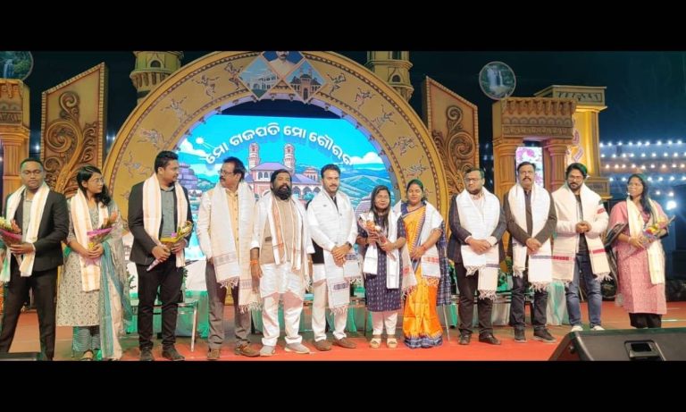 ପାରଳାଖେମୁଣ୍ଡି ସ୍ଥିତ ଗଜପତି ଷ୍ଟାଡିୟମ୍ ଠାରେ ଗଜପତି ଉତ୍ସବ-୨୦୨୫ ପଲ୍ଲି ଶ୍ରୀ ମେଳା,ଆତ୍ମନିର୍ଭର ଭାରତ ଓ ସ୍ୱଦେଶୀ ମେଳା ଉଦଘାଟିତ ।