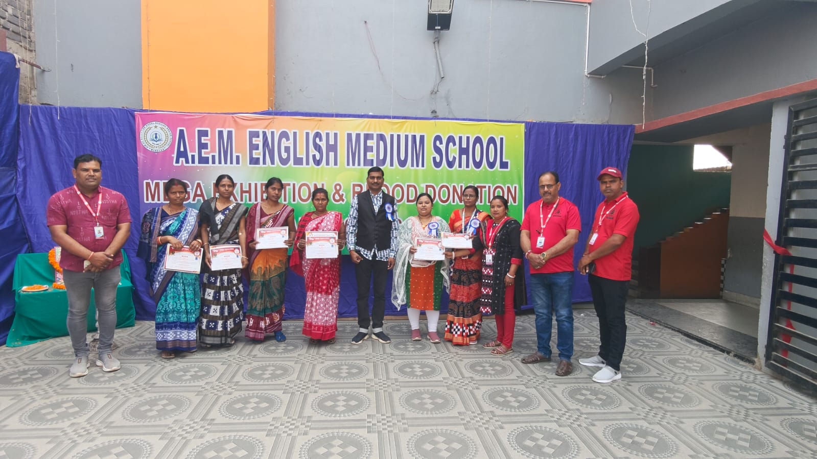 ଏ.ଇ.ଏମ.ସ୍କୁଲ ରେ ରକ୍ତ ଦାନ ଶିବିର ୪୧ୟୁନିଟ ରକ୍ତ ସଂଗୃହୀତ ହୋଇଯାଇଛି।