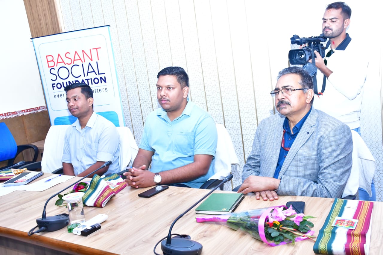 ବସନ୍ତ ସୋସିଆଲ ଫାଉଣ୍ଡେସନ ଓ ଷ୍ଟେଟ ବ୍ୟାଙ୍କ ' ତରଫରୁ ସ୍କୁଲ ମାନଙ୍କୁ କମ୍ପ୍ୟୁଟର ଓ ପ୍ରିଣ୍ଟର ପ୍ରଦାନ