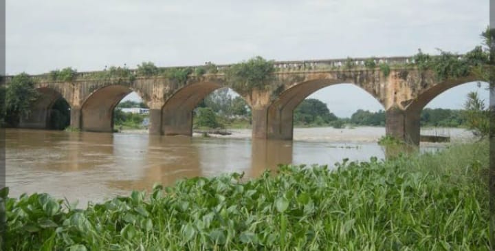 ମହେନ୍ଦ୍ର ତନେୟା ନଦୀକୁ ଡେଇଁ ନବମ ଶ୍ରେଣୀ ଛାତ୍ରୀଙ୍କ ଆତ୍ମହତ୍ୟା ଉଦ୍ୟମ, ଛାତ୍ରୀ ଗୁରୁତର ।