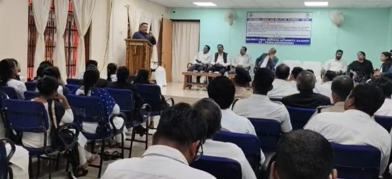 ପାରଳାଖେମୁଣ୍ଡିରେ ସିଭିଲ କୋର୍ଟ ସମ୍ମିଳନୀ କକ୍ଷ ଠାରେ ଜିଲ୍ଲା ଆଇନ ସେବା ପ୍ରାଧିକରଣ ପକ୍ଷରୁ ସଚେତନତା କାର୍ଯ୍ୟକ୍ରମ ଅନୁଷ୍ଠିତ ।