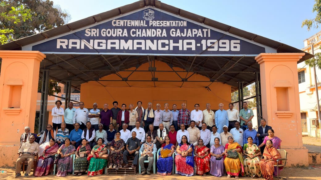 ଏସ୍.କେ.ସି.ଜି. ମହାବିଦ୍ୟାଳୟର ୧୯୭୩ ବ୍ୟାଚର ୫୩ ବର୍ଷ ପୂର୍ତ୍ତି ଉତ୍ସବ ଉଲ୍ଲାସମୟ ପରିବେଶରେ ପାଳିତ ।