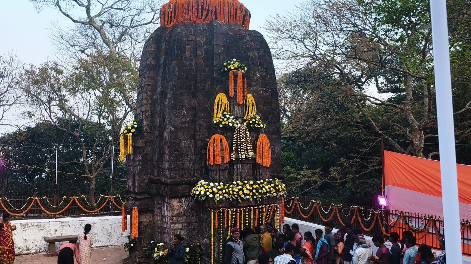 ଚଳ ଚଞ୍ଚଳ ପୈରାଣିକ କ୍ଷେତ୍ର ମହେନ୍ଦ୍ରଗିରି ପର୍ବତ ଶିଖର