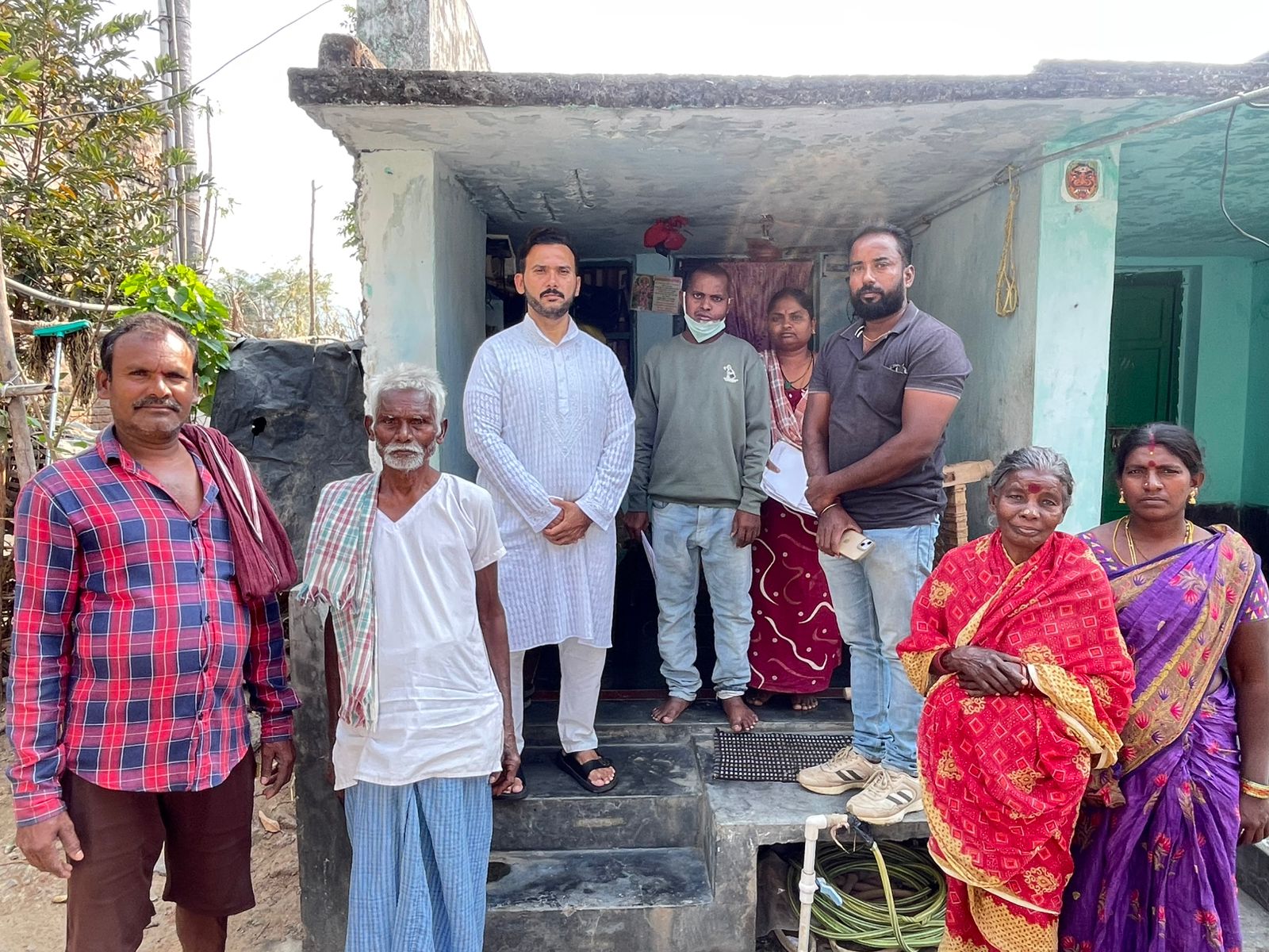 କର୍କଟ ପୀଡ଼ିତଙ୍କ ଚିକିତ୍ସା କରାଇବେ ବିଧାୟକ ।