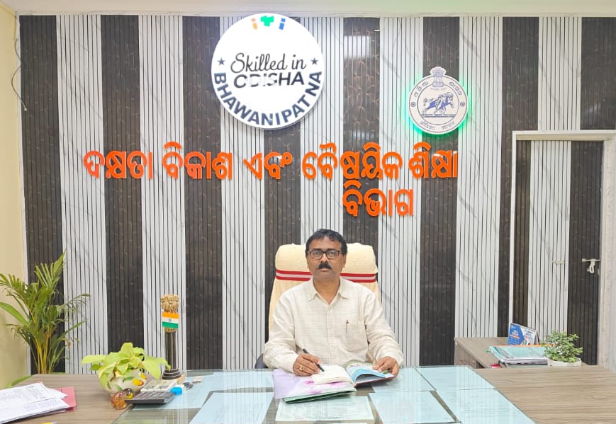 ଫୁଲବାଣୀ ଆଇ ଟି ଆଇ ର ପ୍ରିନ୍ସିପାଲ ଭାବେ ପ୍ରଦୀପ ସାହୂ ଙ୍କ ଦାୟିତ୍ଵ ଗ୍ରହଣ