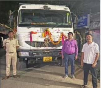 ବେଆଇନ ମୋରମ୍ ଚାଲାଣ ଅଭିଯୋଗରେ ହାଇୱ। ଗାଡ଼ି ଜବତ।