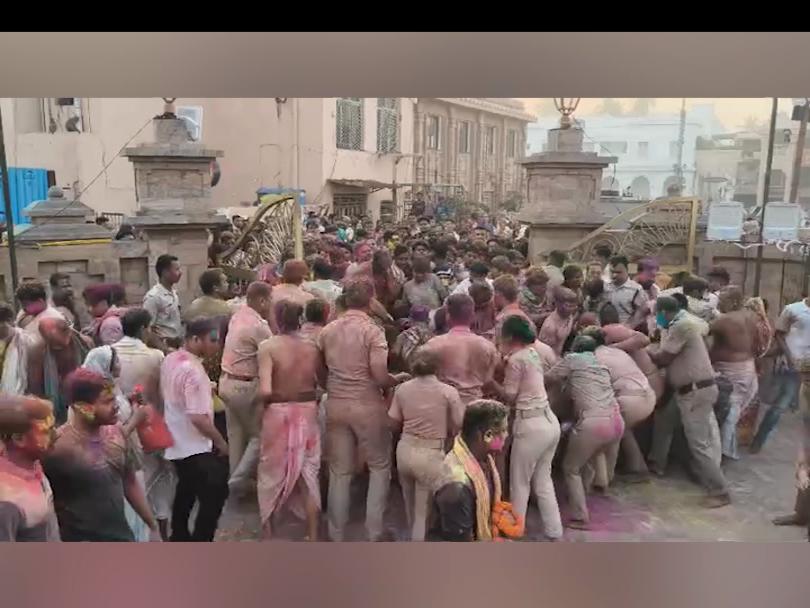 Shree Jagannath Temple ନିକଟ ଦୋଳବେଦୀ ଦ୍ୱାରରେ ଠେଲାପେଲା, ୩ ମହିଳା ଭକ୍ତ ସାମାନ୍ୟ ଆହତ