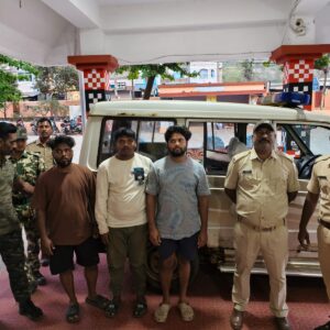 ସ୍ବାସ୍ଥ୍ୟ କର୍ମଚାରୀଙ୍କୁ ଆକ୍ରମଣ କରି ତିନି ଗିରଫ ।